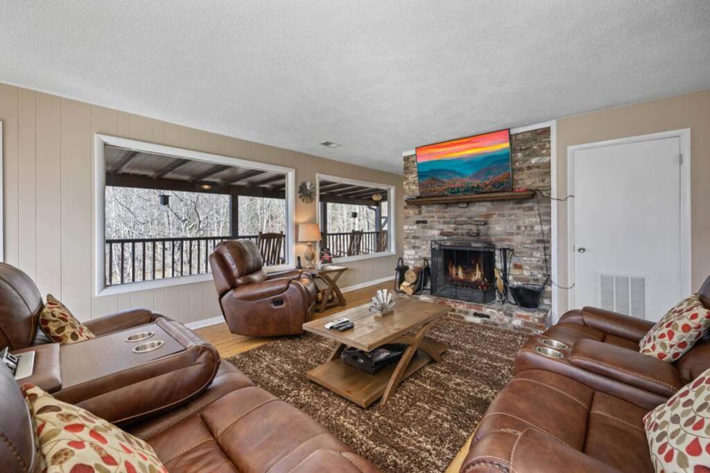 Happy Trails - Cobbly Nob Resort Home Gatlinburg Exterior photo