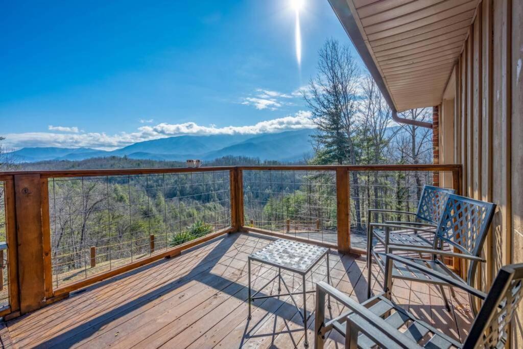 Happy Trails - Cobbly Nob Resort Home Gatlinburg Exterior photo